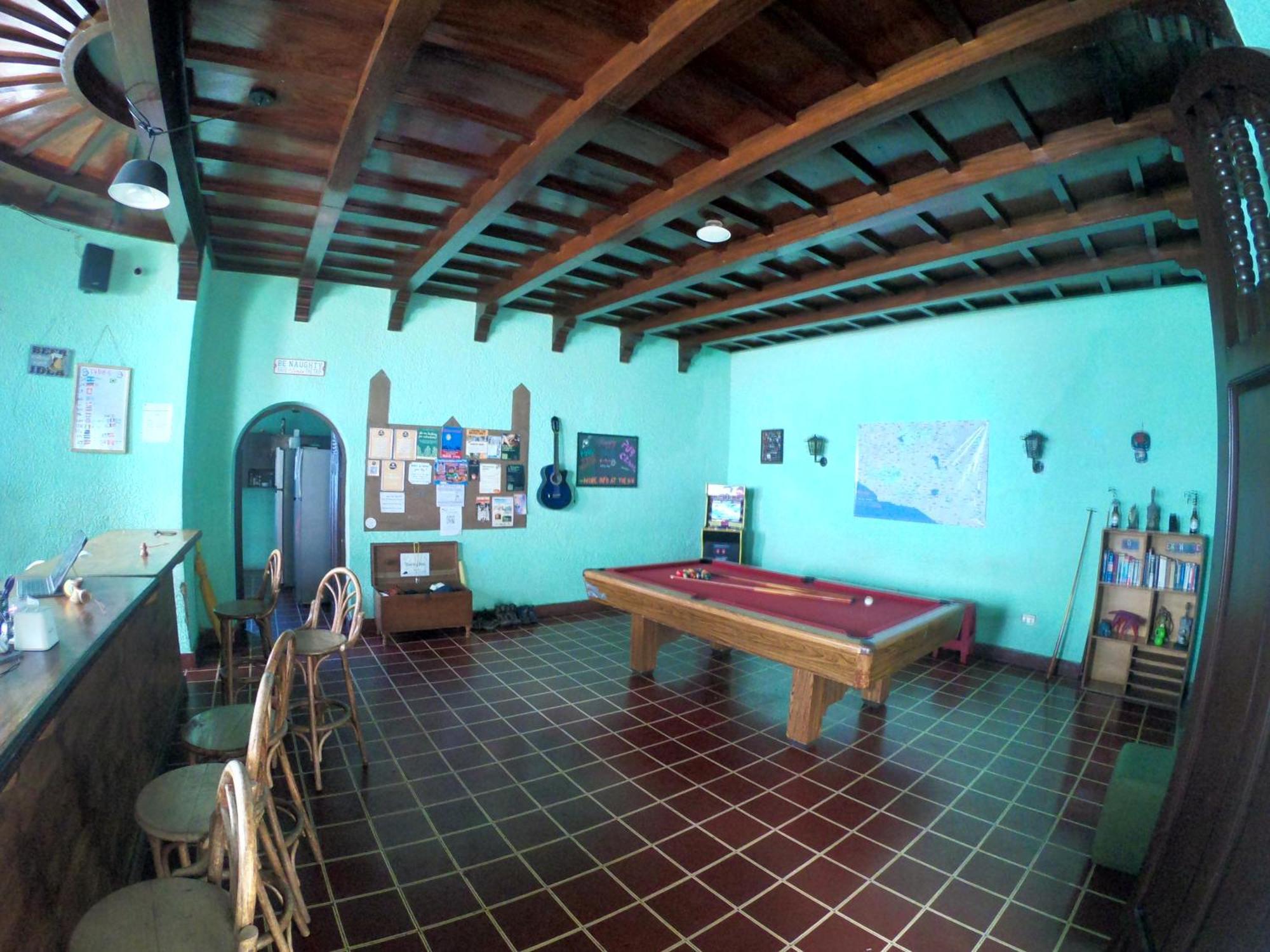 Ricks Hostel Santa Ana Ngoại thất bức ảnh