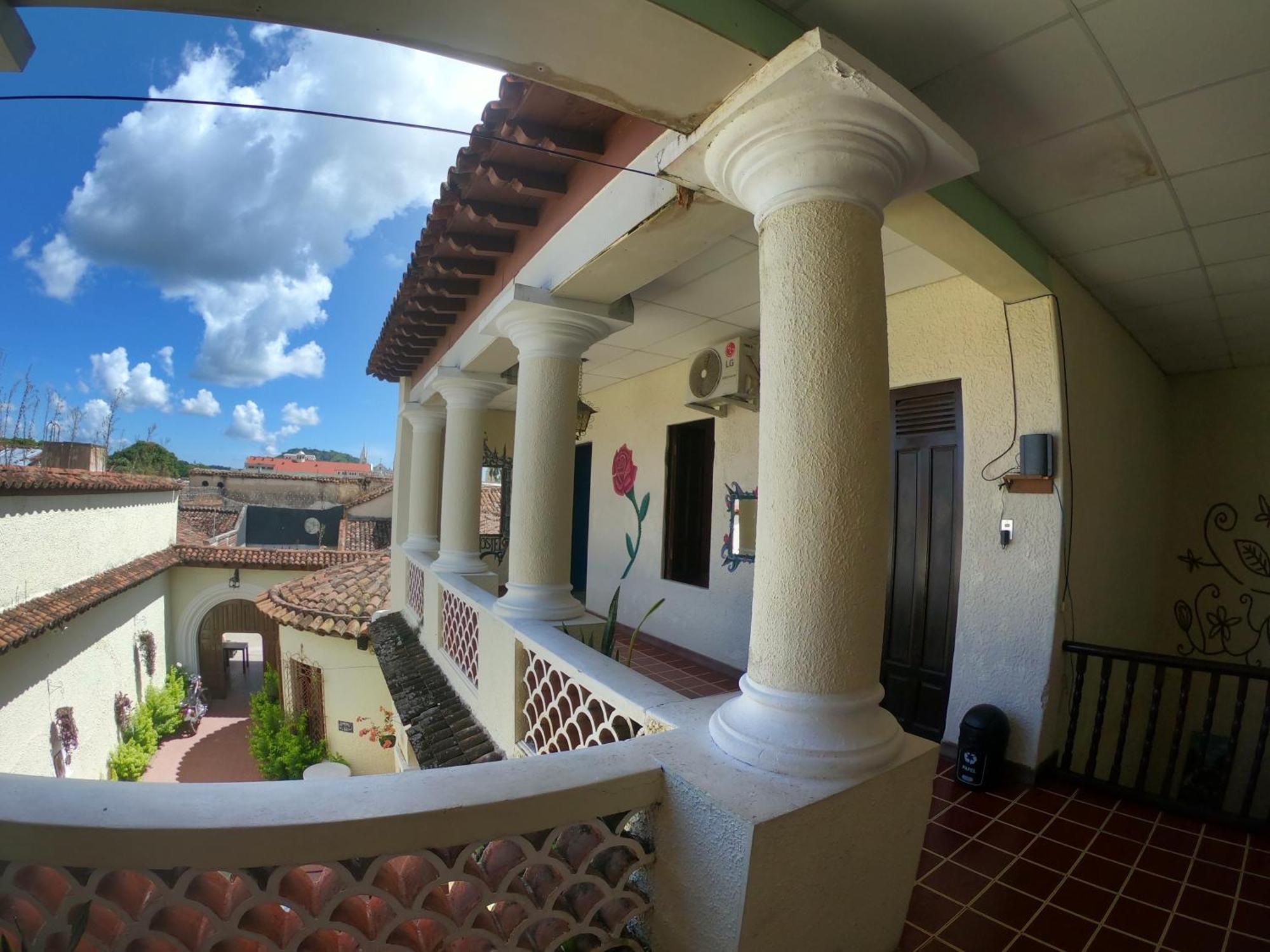 Ricks Hostel Santa Ana Ngoại thất bức ảnh
