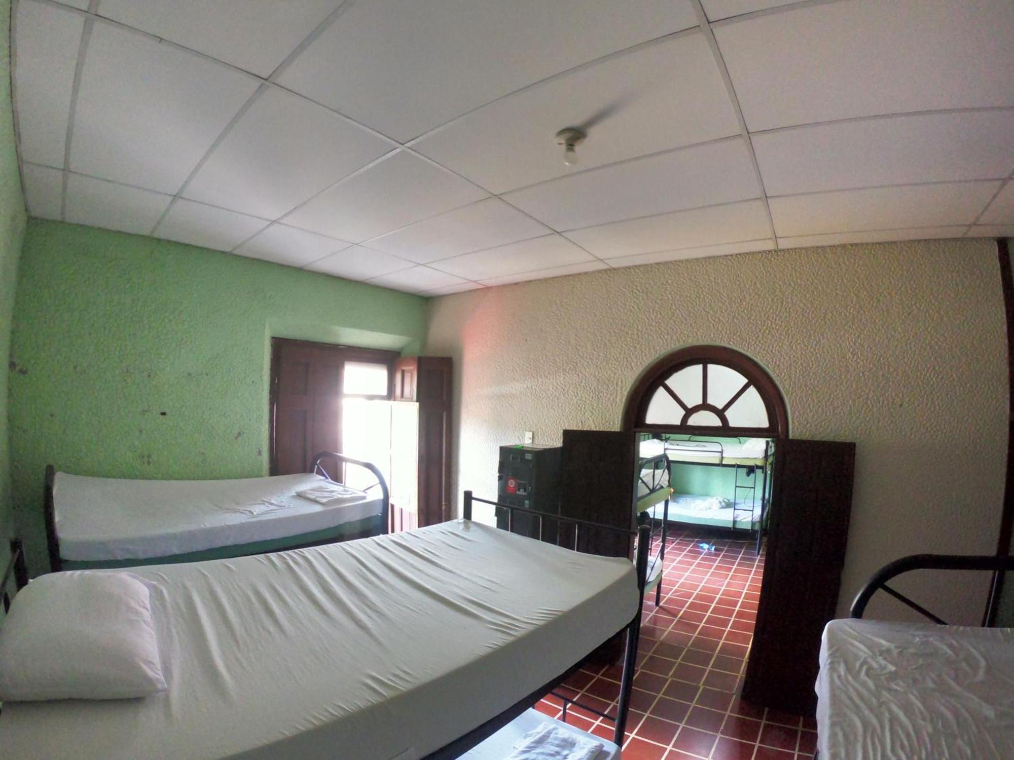 Ricks Hostel Santa Ana Ngoại thất bức ảnh