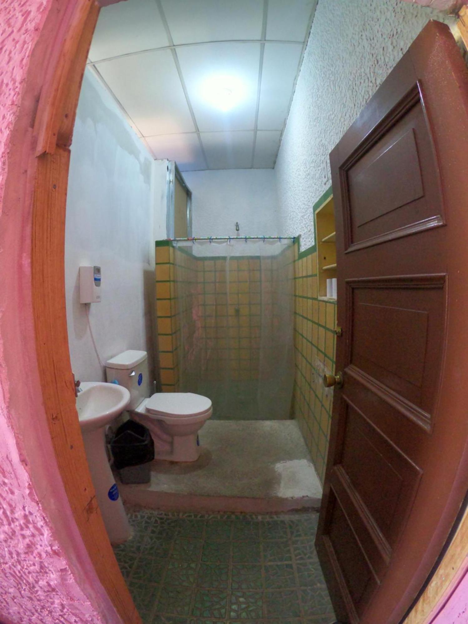 Ricks Hostel Santa Ana Ngoại thất bức ảnh