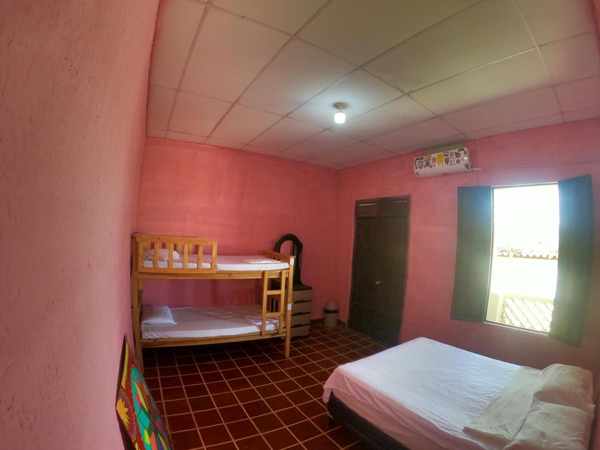 Ricks Hostel Santa Ana Ngoại thất bức ảnh