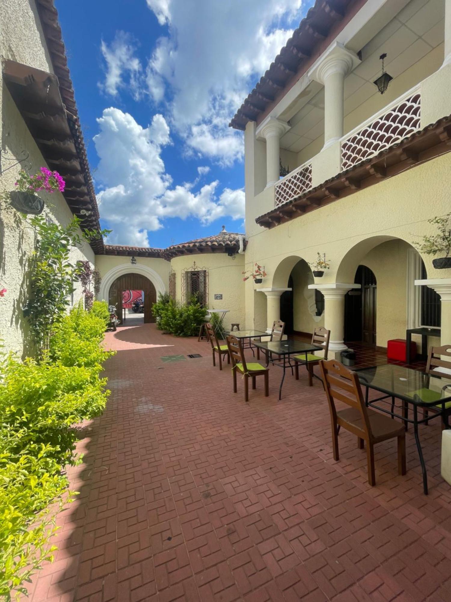 Ricks Hostel Santa Ana Ngoại thất bức ảnh